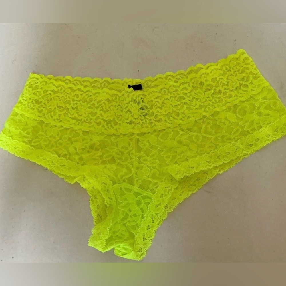 New Victoria’s Secret The Lacie Yellow Sheer Lace Hiphugger Panties VS Small S